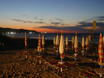 spiaggia tramonto vieste